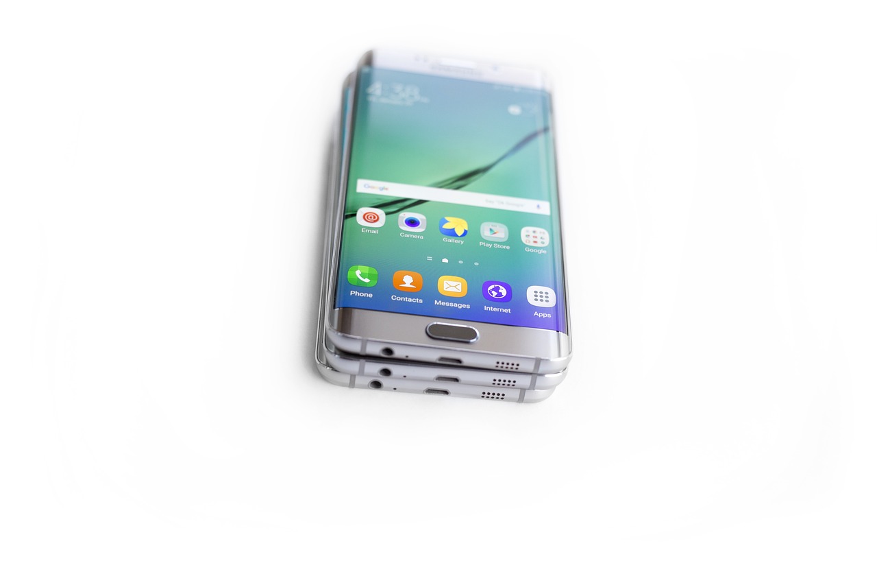 三星Galaxy S7 Edge 7100白色款閃耀登場，最新報價一覽