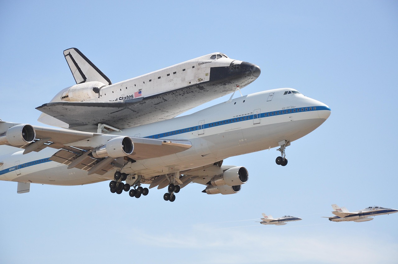 探索航空技術(shù)革新，最新飛機(jī)與未來展望
